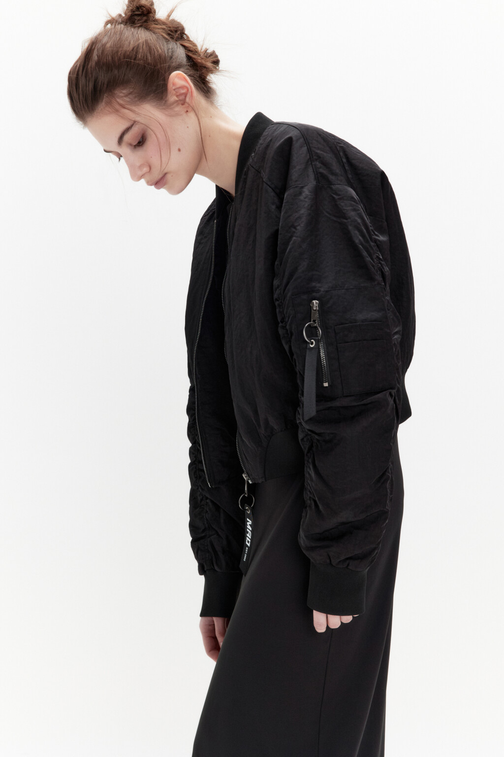 Куртка-бомбер укороченная из жатой ткани - цвет черный - 1