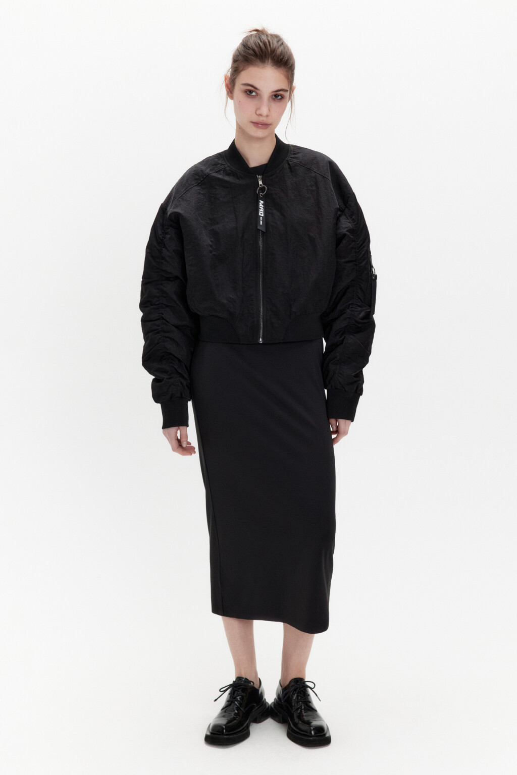 Куртка-бомбер укороченная из жатой ткани - цвет черный - 4