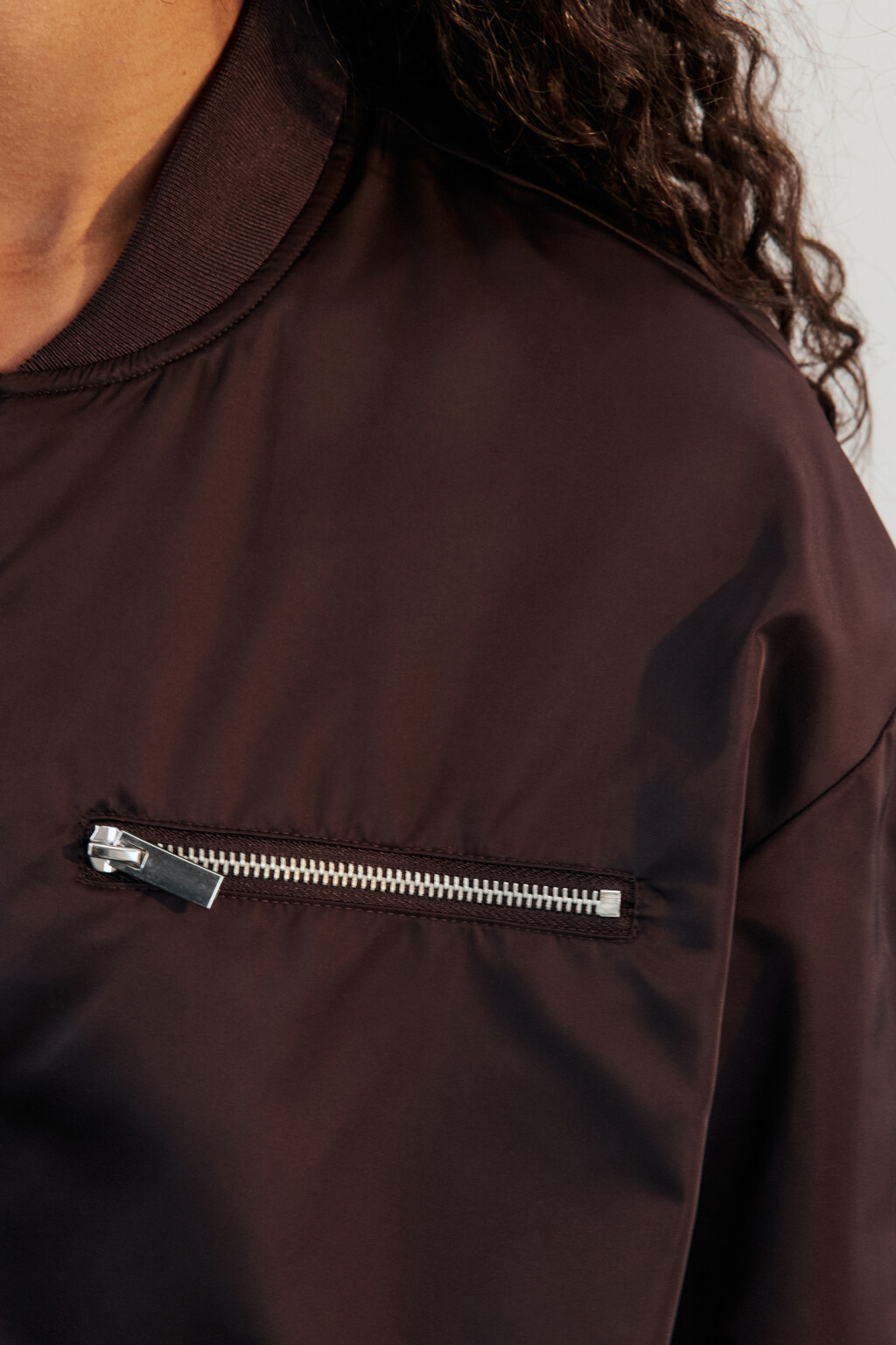 Куртка-бомбер из плащевой ткани - цвет коричневый - 6