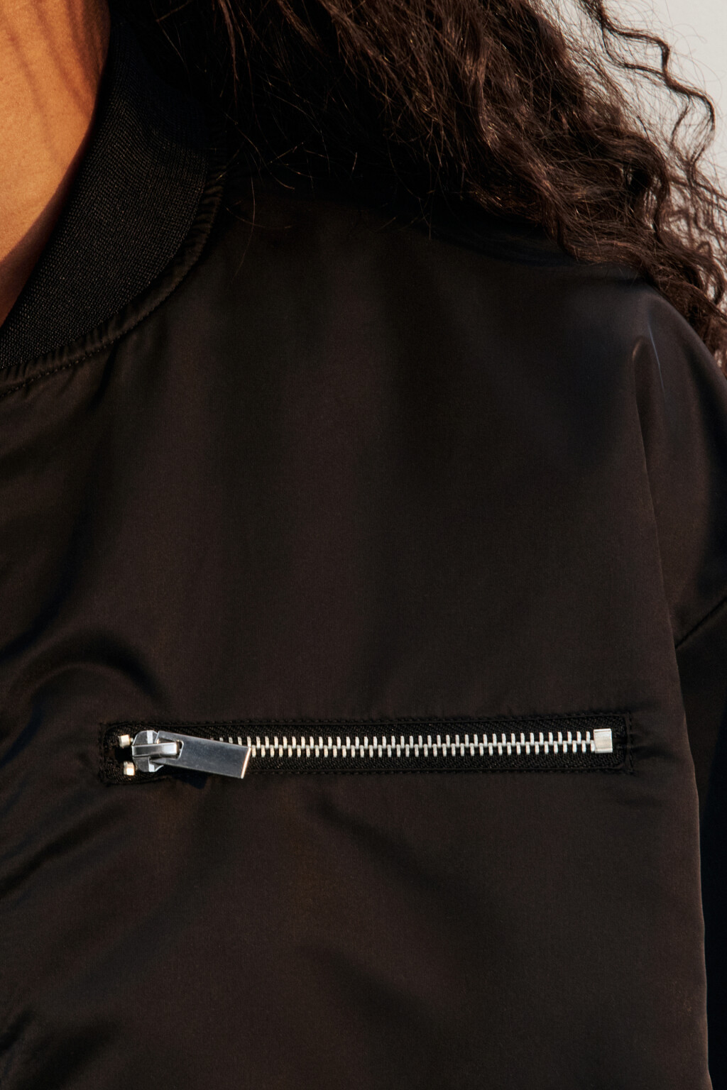 Куртка-бомбер из плащевой ткани - цвет черный - 5