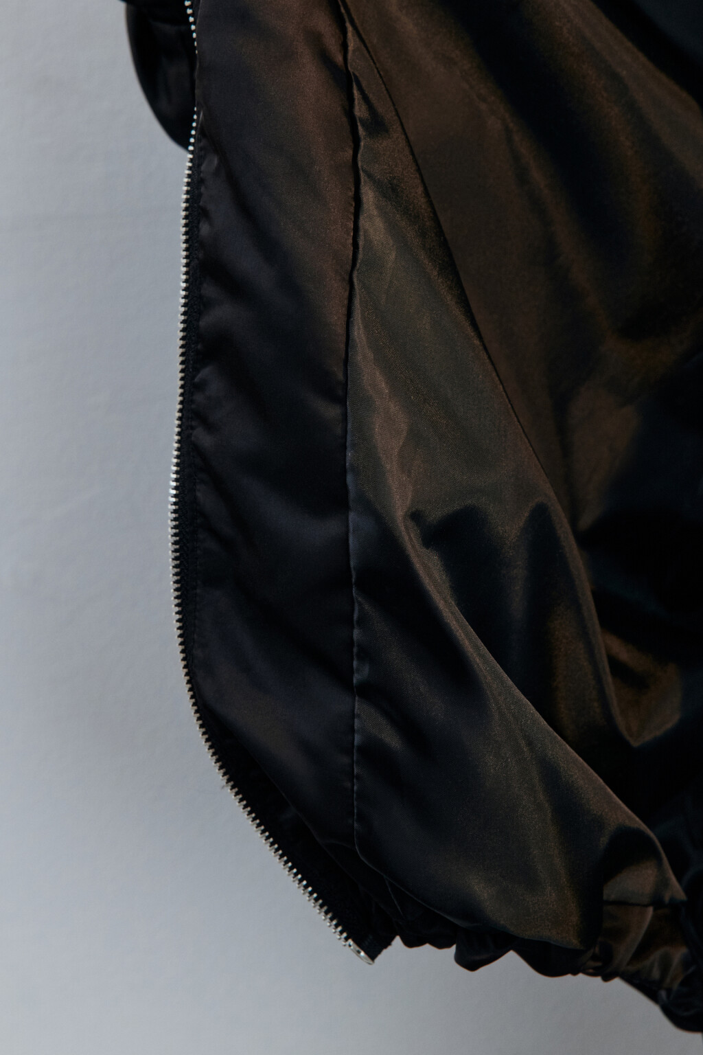 Куртка-бомбер из плащевой ткани - цвет черный - 7
