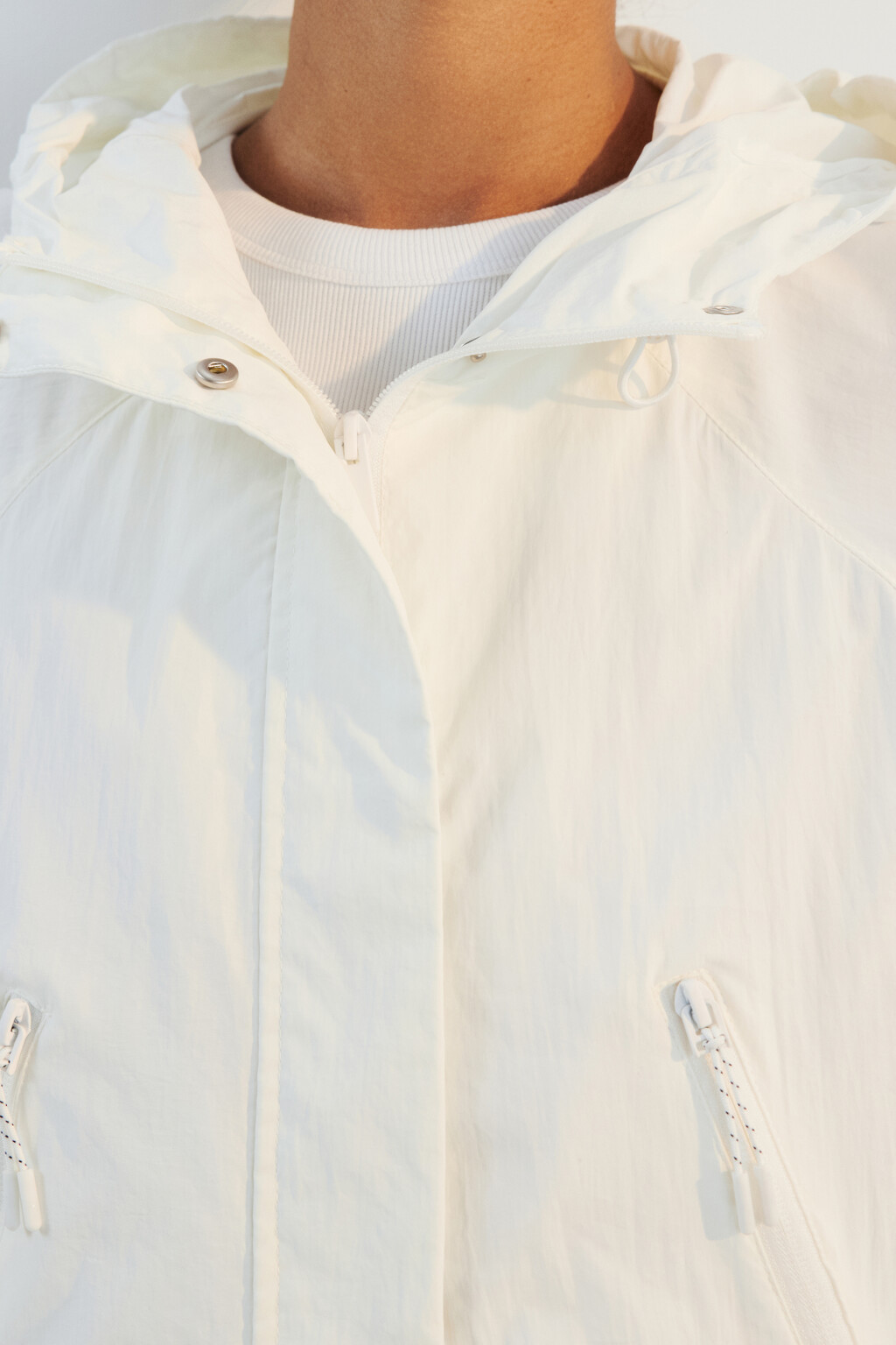 Куртка-ветровка свободная с капюшоном - цвет белый - 6