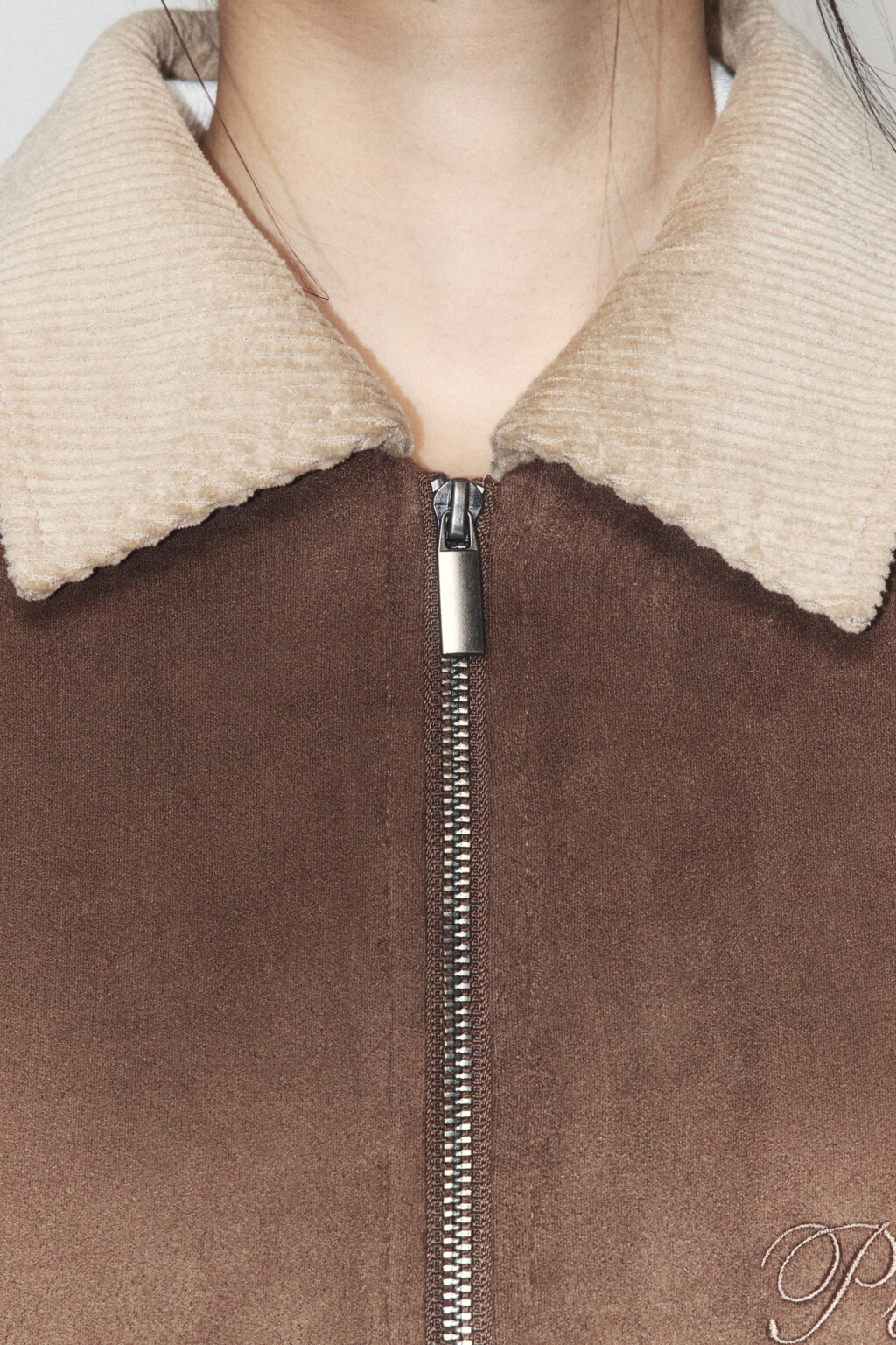 Куртка из искусственной замши на утеплителе - цвет коричневый - 6