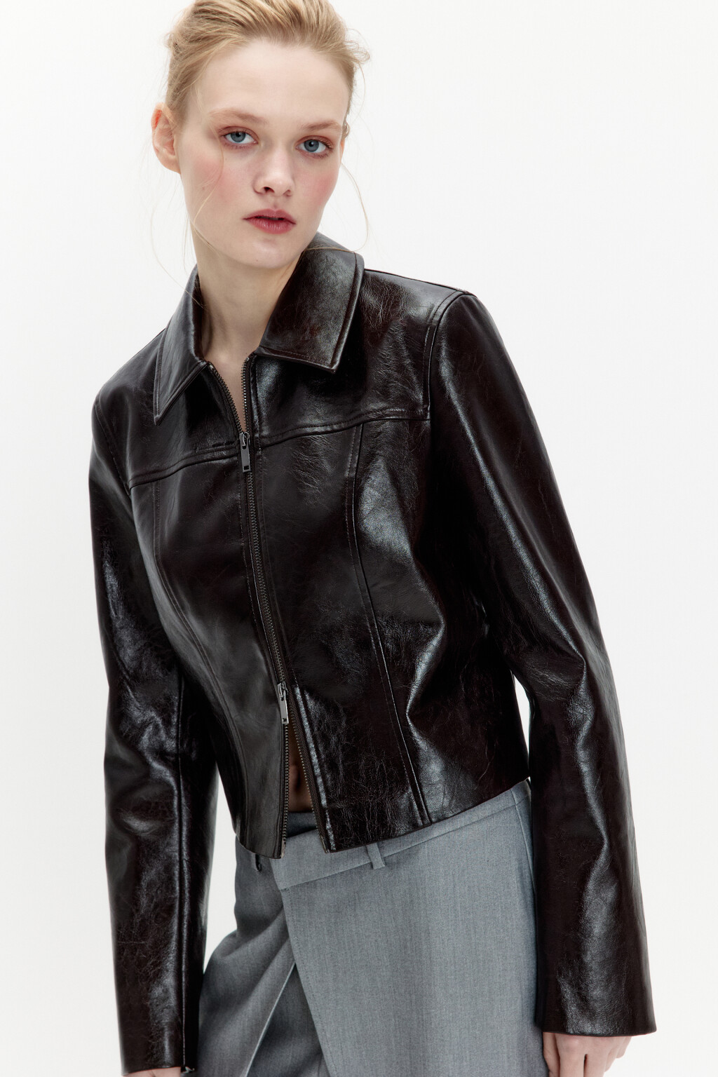 Куртка приталенная лаковая - цвет коричневый - 2