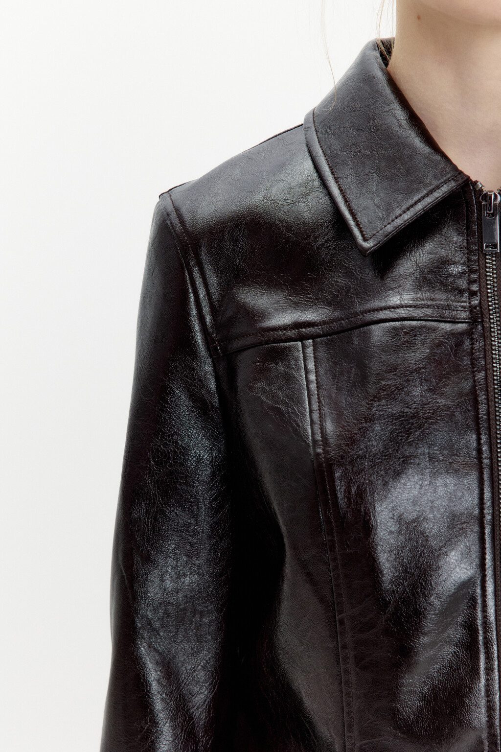 Куртка приталенная лаковая - цвет коричневый - 7