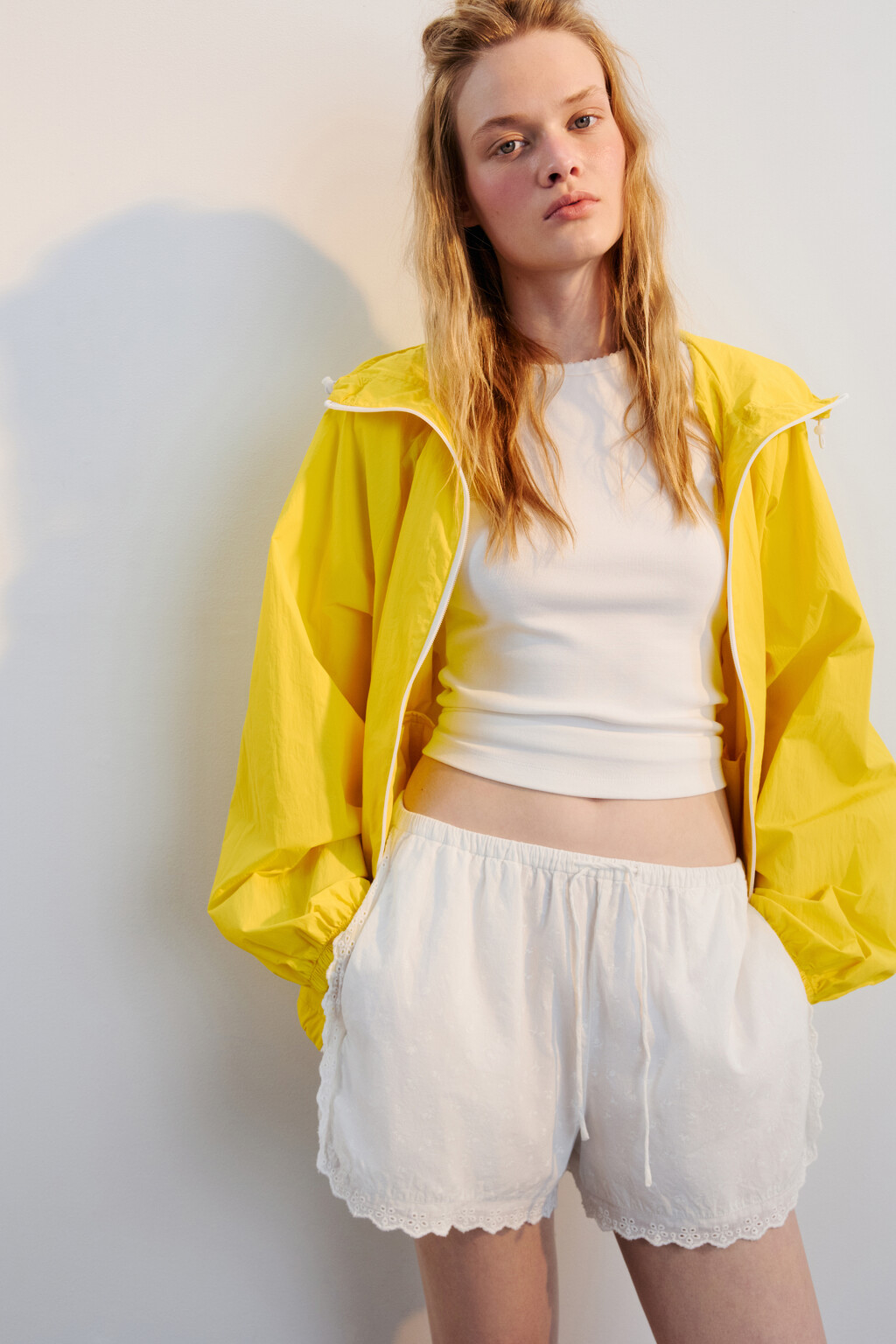 Куртка-ветровка oversize с капюшоном - цвет желтый - 1