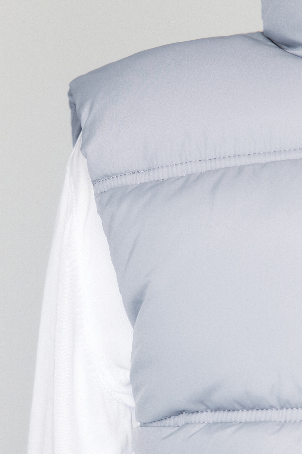 Жилет стеганый укороченный на утеплителе - цвет серый - 6