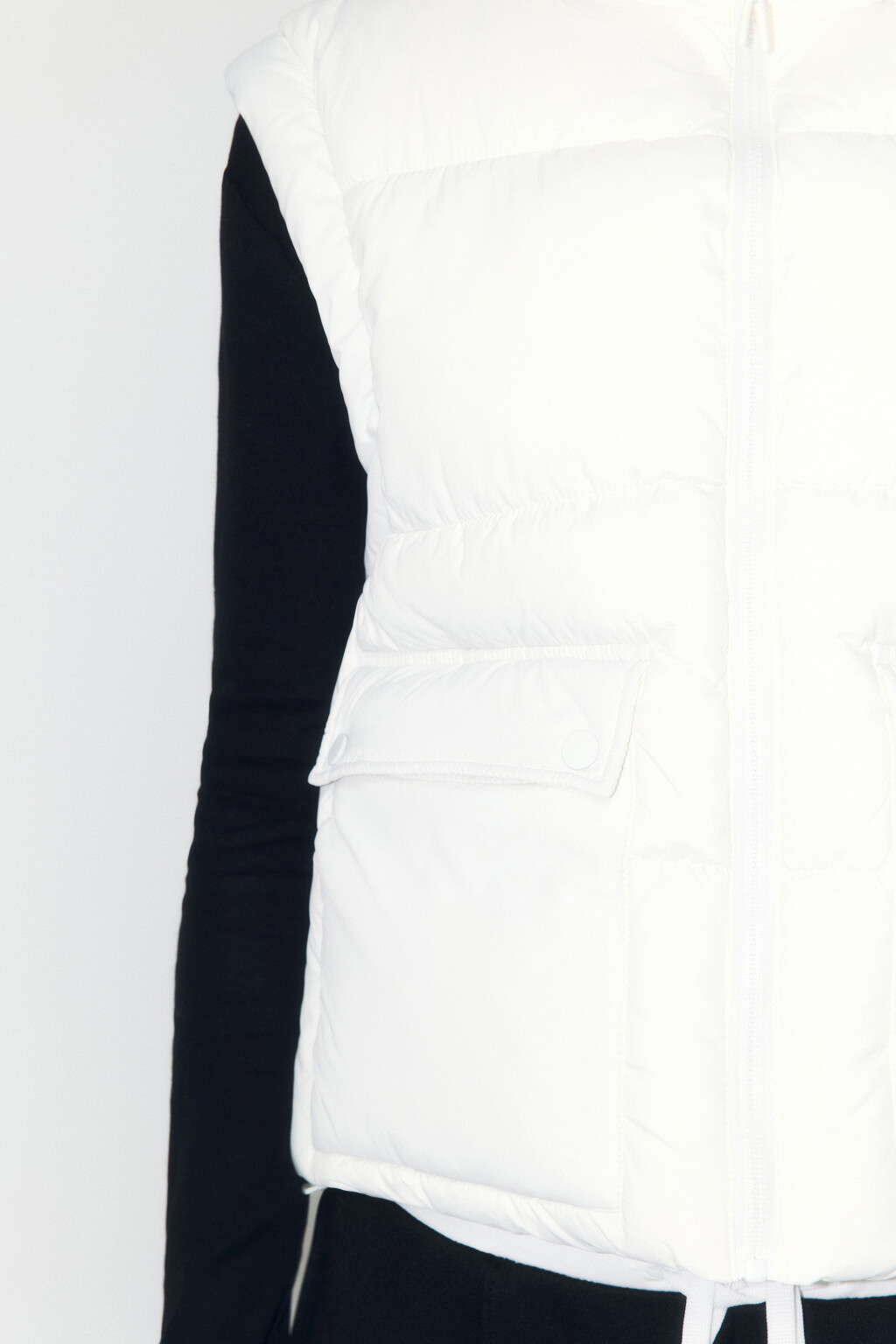 Жилет стеганый с накладными карманами - цвет молочный - 6