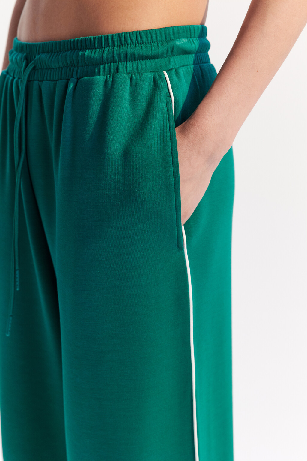 Брюки-джоггеры спортивные с лампасами - цвет зеленый - 7