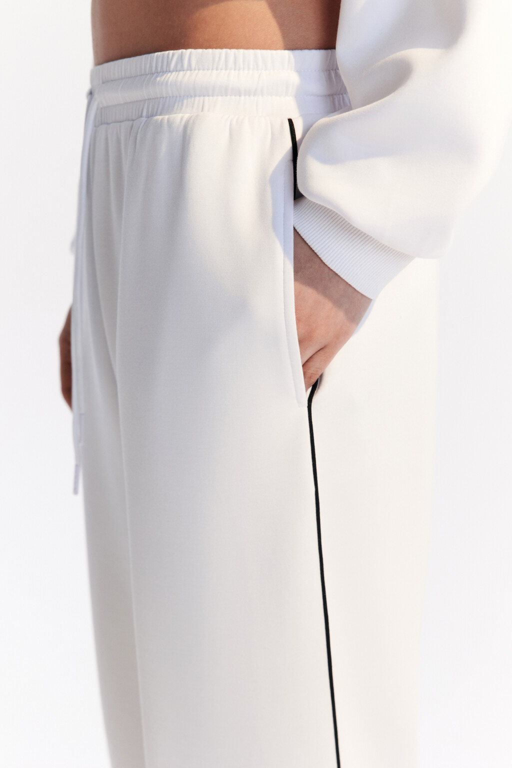 Брюки-джоггеры спортивные с лампасами - цвет ванильный - 6