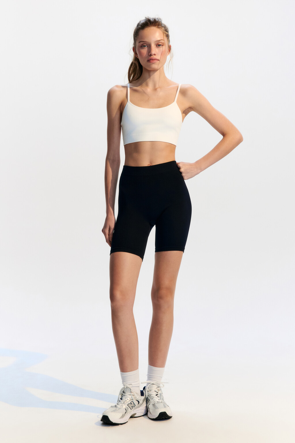 Шорты-велосипедки спортивные в рубчик - цвет черный - 4