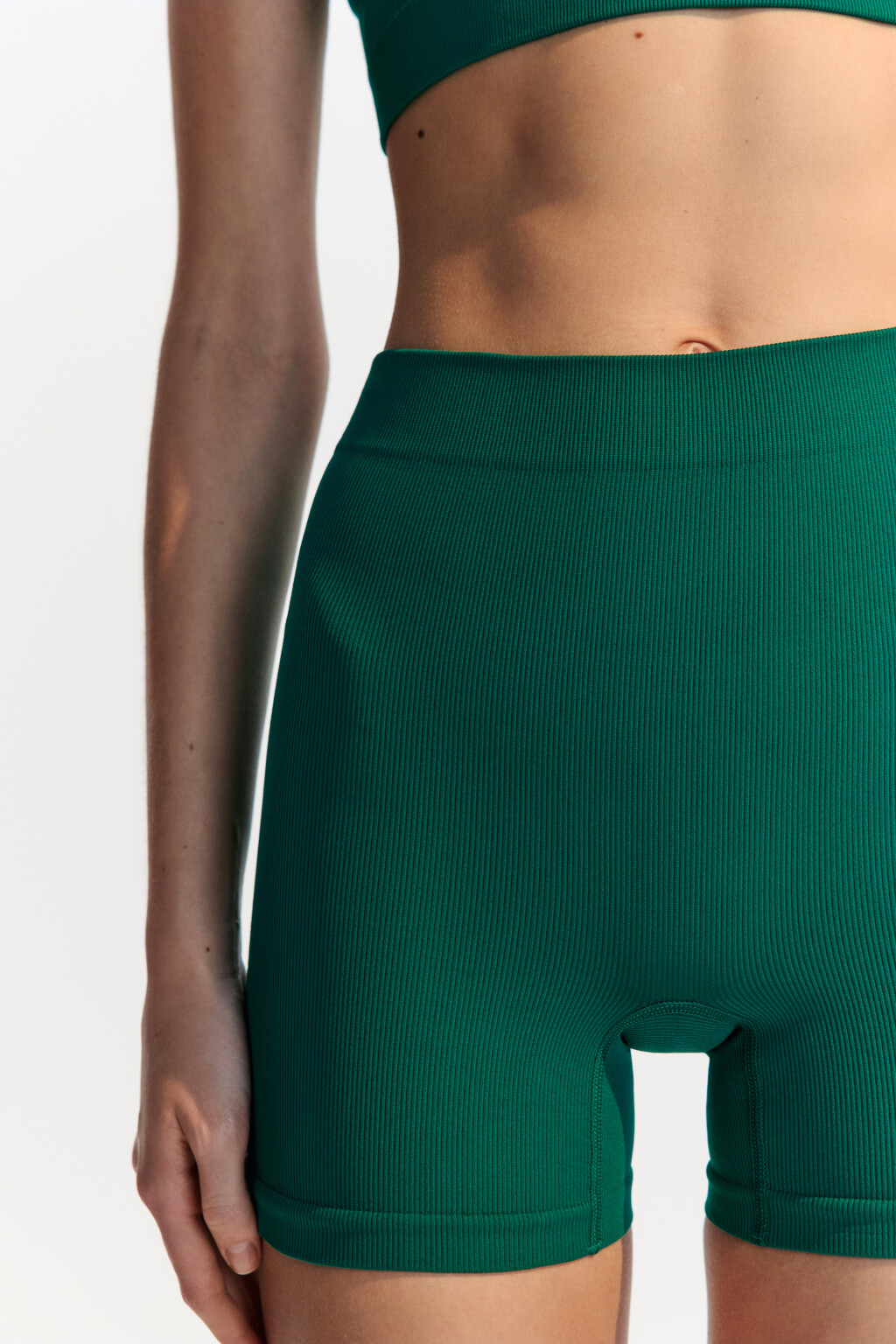 Шорты-велосипедки спортивные в рубчик - цвет зеленый - 5