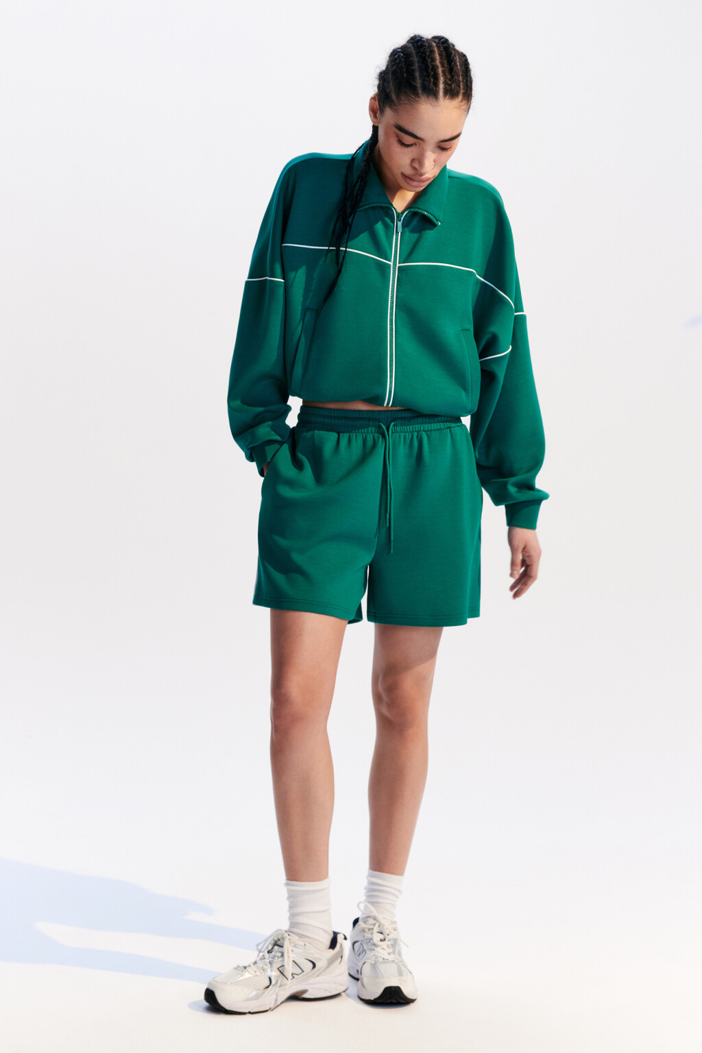 Шорты спортивные с лампасами - цвет зеленый - 4