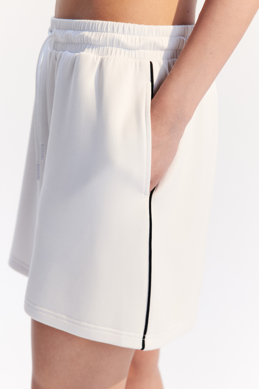Шорты спортивные с лампасами - цвет ванильный - 7