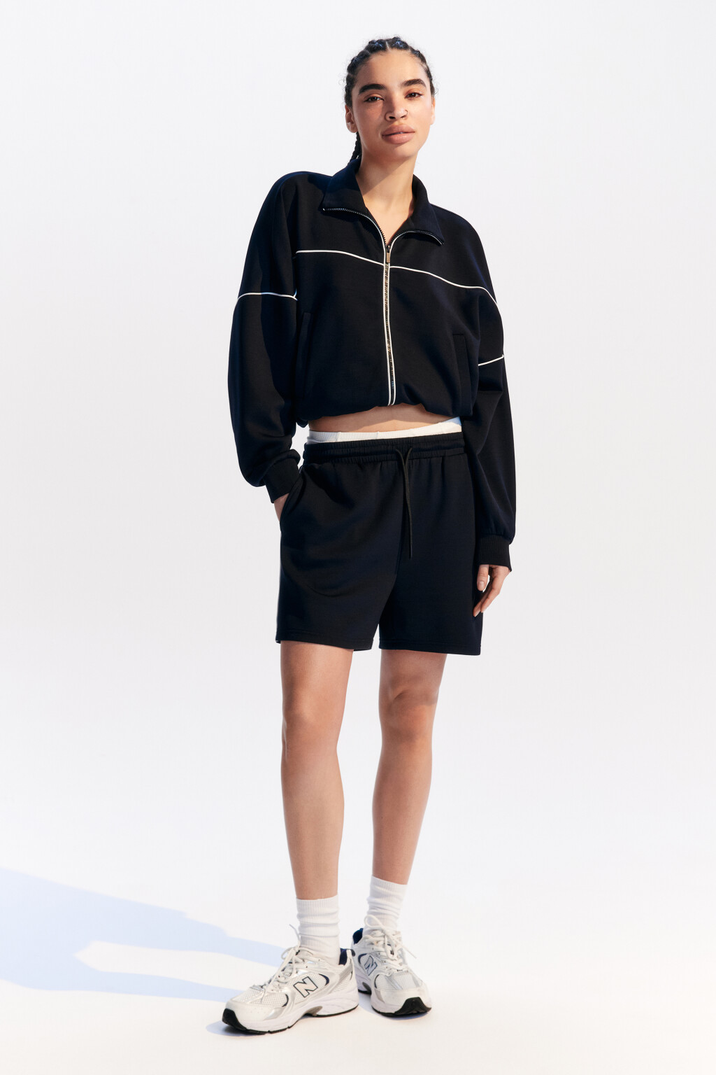 Шорты спортивные с лампасами - цвет черный - 5