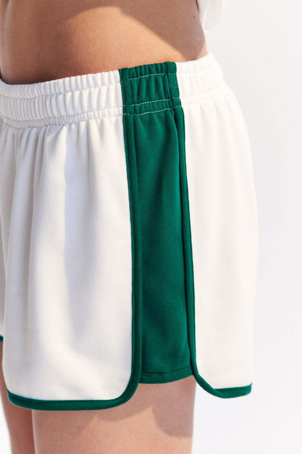 Шорты спортивные с лампасами - цвет ванильный - 7