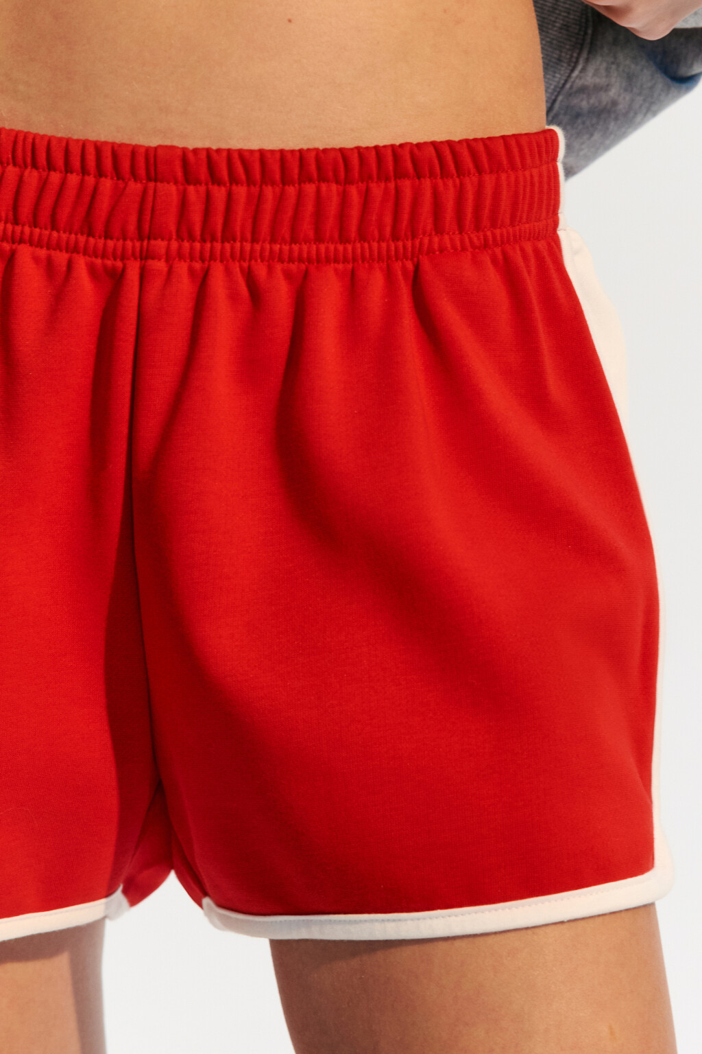 Шорты спортивные с лампасами - цвет красный - 6