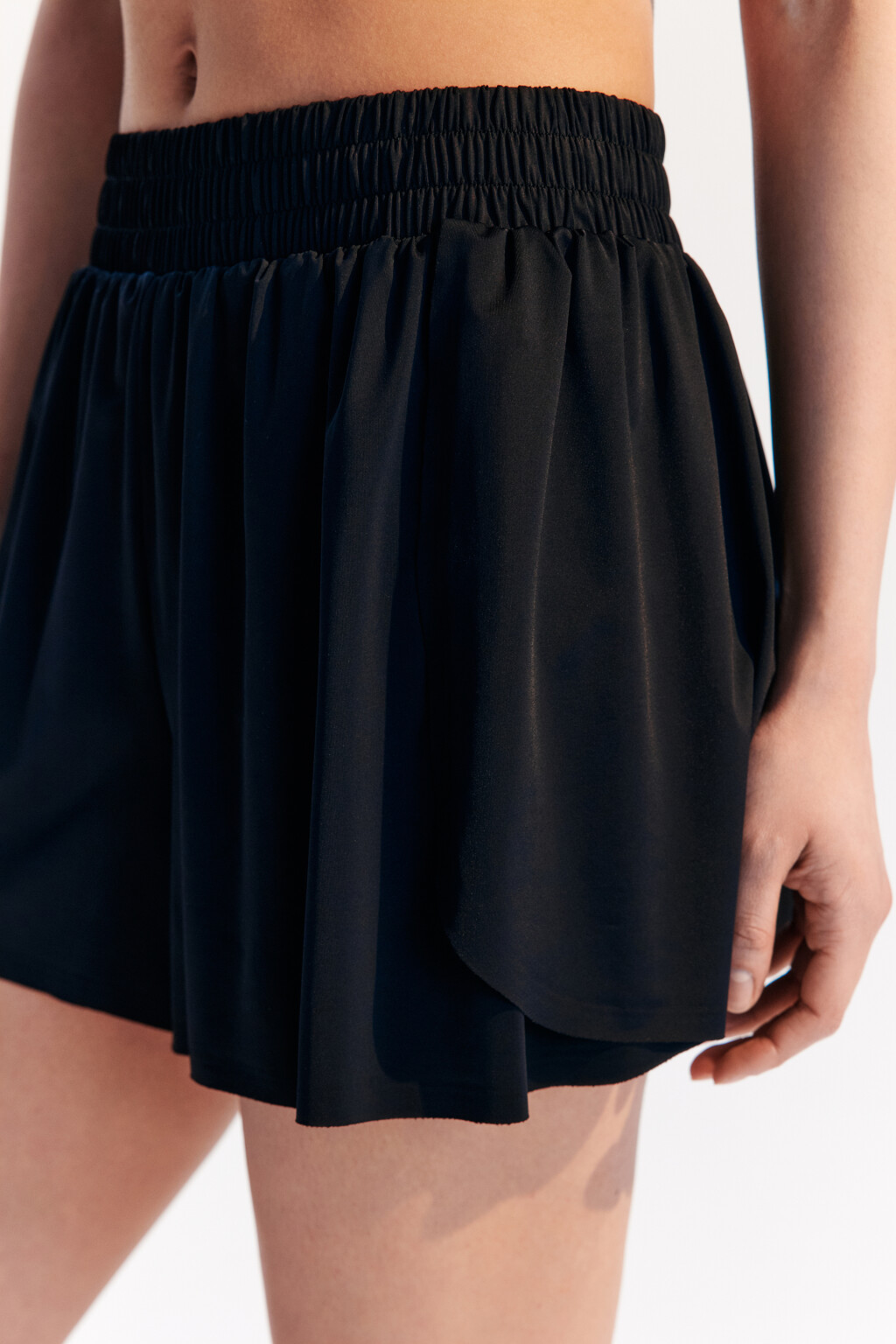 Шорты спортивные свободного кроя - цвет черный - 8