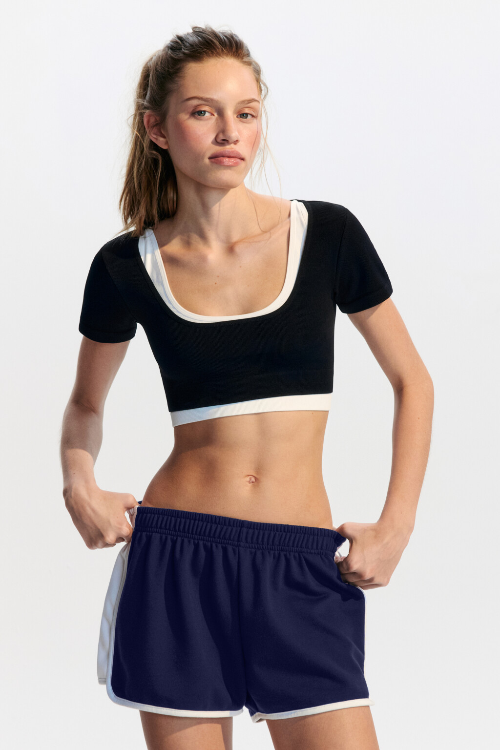 Футболка-топ спортивная двуслойная - цвет черный - 2