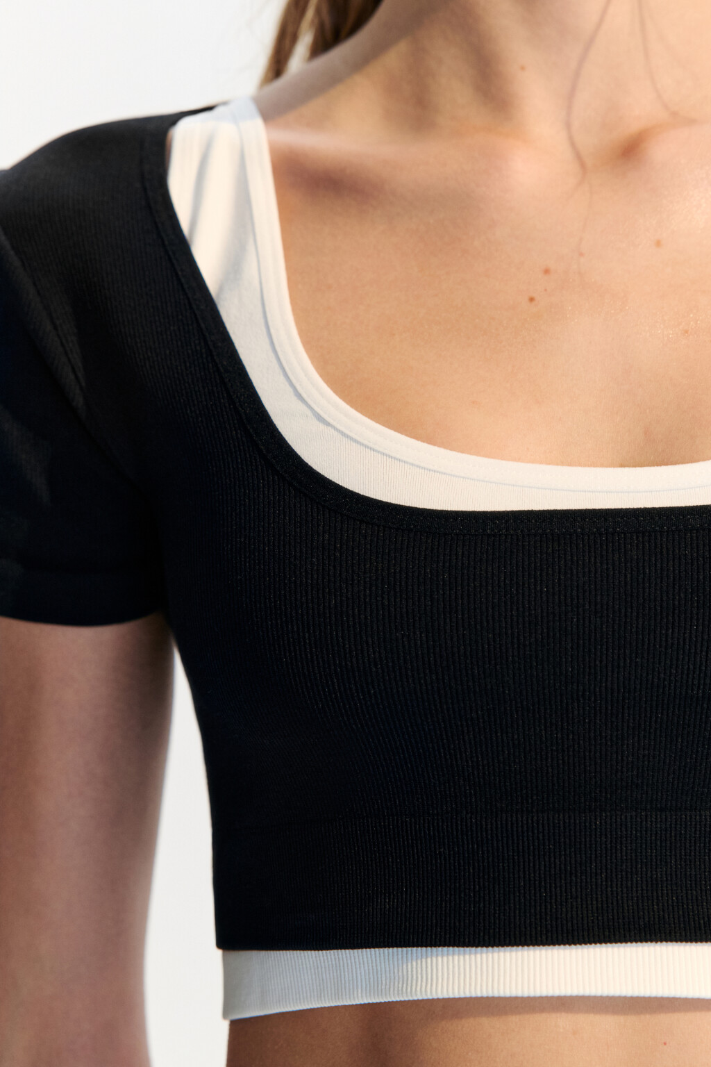 Футболка-топ спортивная двуслойная - цвет черный - 5