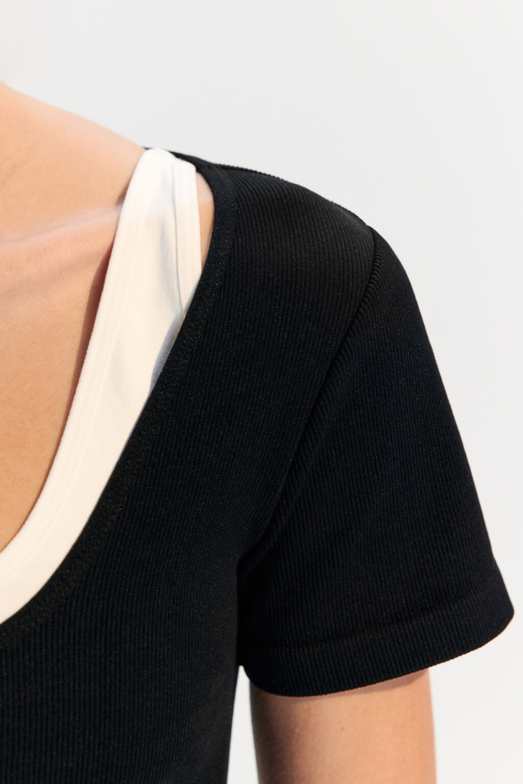 Футболка-топ спортивная двуслойная - цвет черный - 6