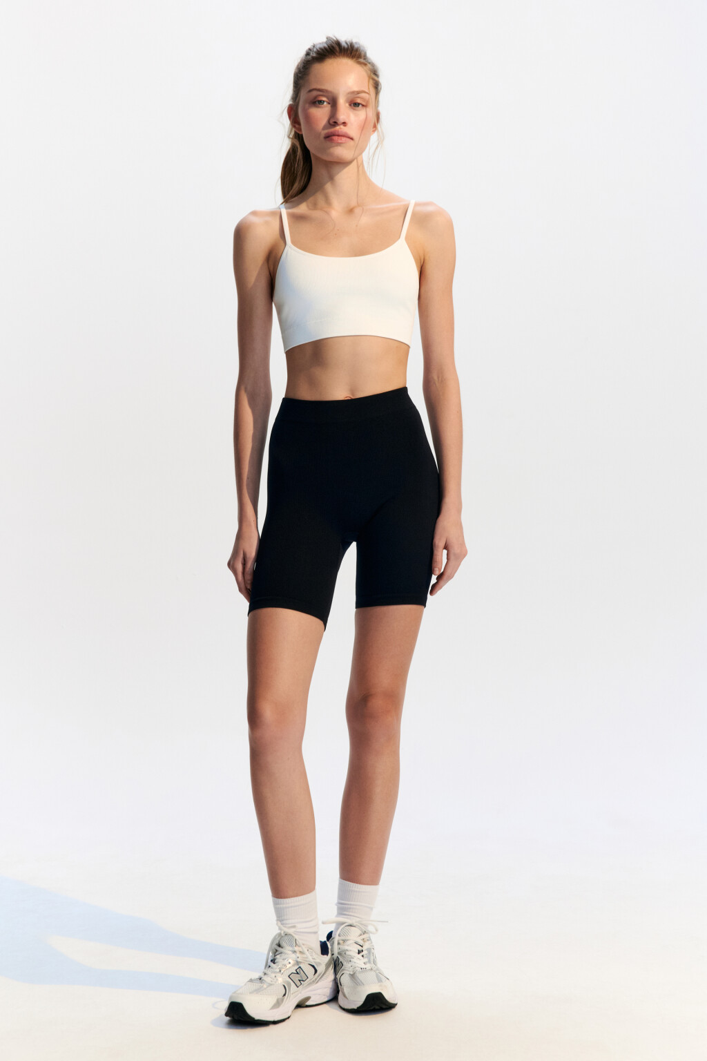 Топ-бюстгальтер спортивный на бретельках - цвет ванильный - 5