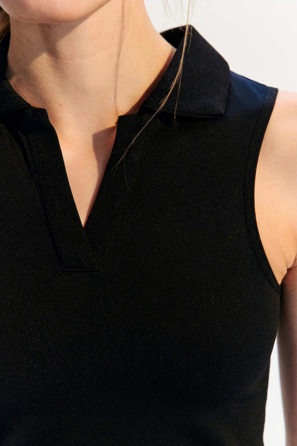 Майка спортивная с воротником-поло - цвет черный - 6