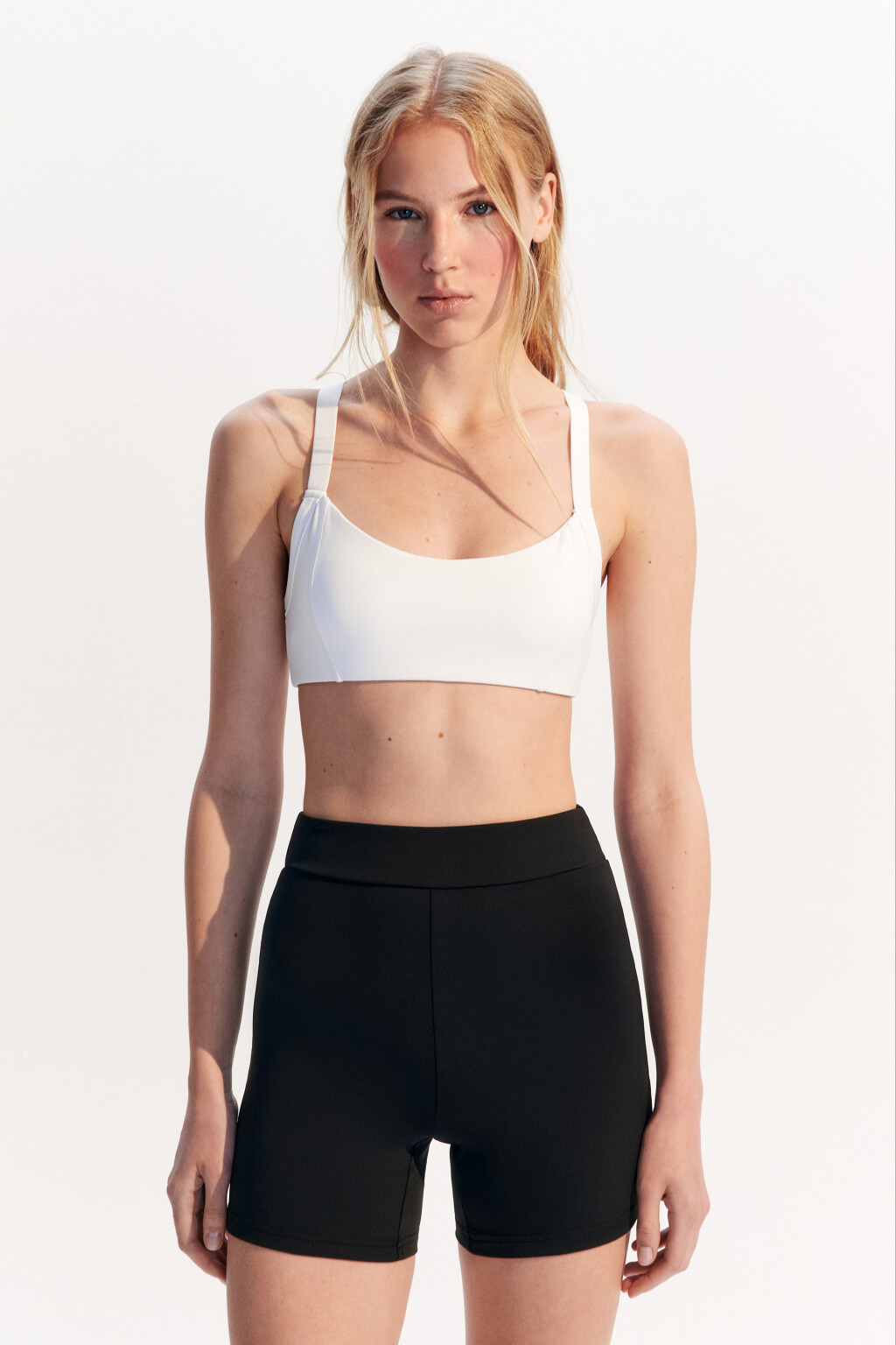 Топ-бюстгальтер спортивный на бретельках - цвет ванильный - 3