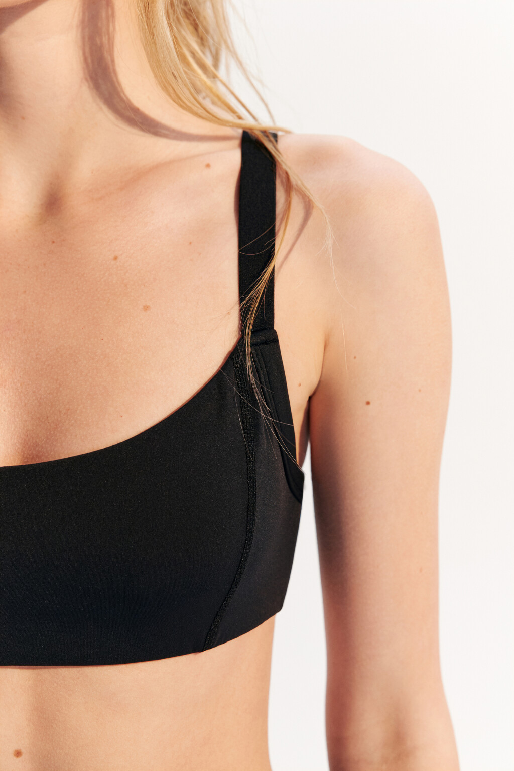 Топ-бюстгальтер спортивный на бретельках - цвет черный - 6