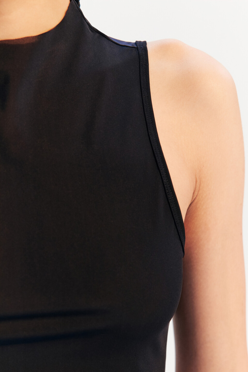 Майка-топ спортивная из сетки - цвет черный - 7