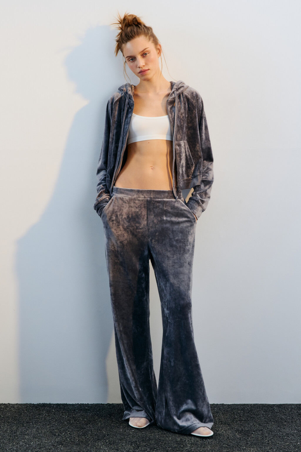 Брюки домашние из велюра - цвет серый - 4