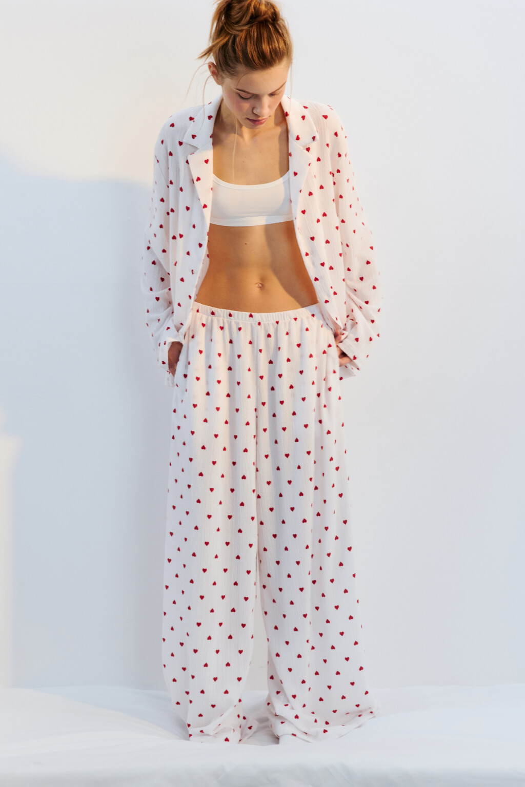 Брюки домашние широкие в сердечко - цвет красный - 1