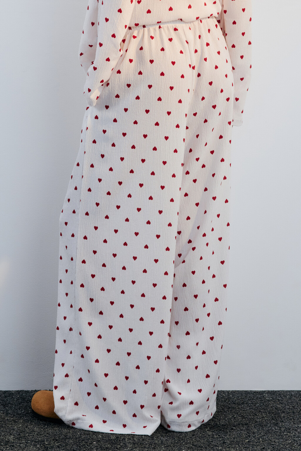 Брюки домашние широкие в сердечко - цвет красный - 4