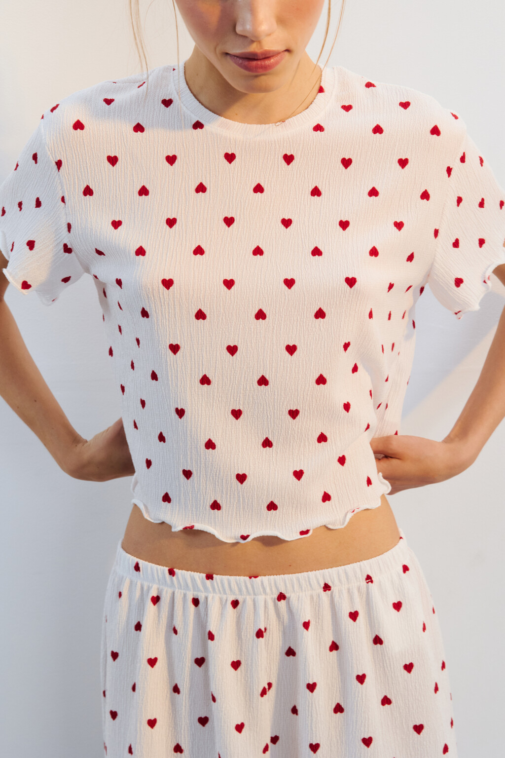 Топ-футболка домашний в сердечко - цвет красный - 2