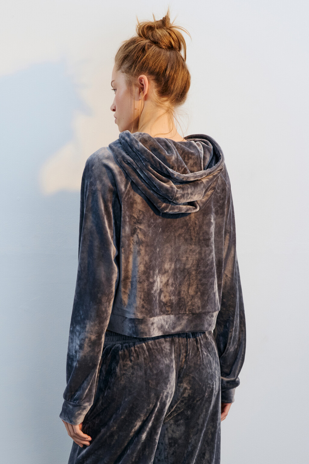 Худи-зипка домашняя из велюра - цвет серый - 3