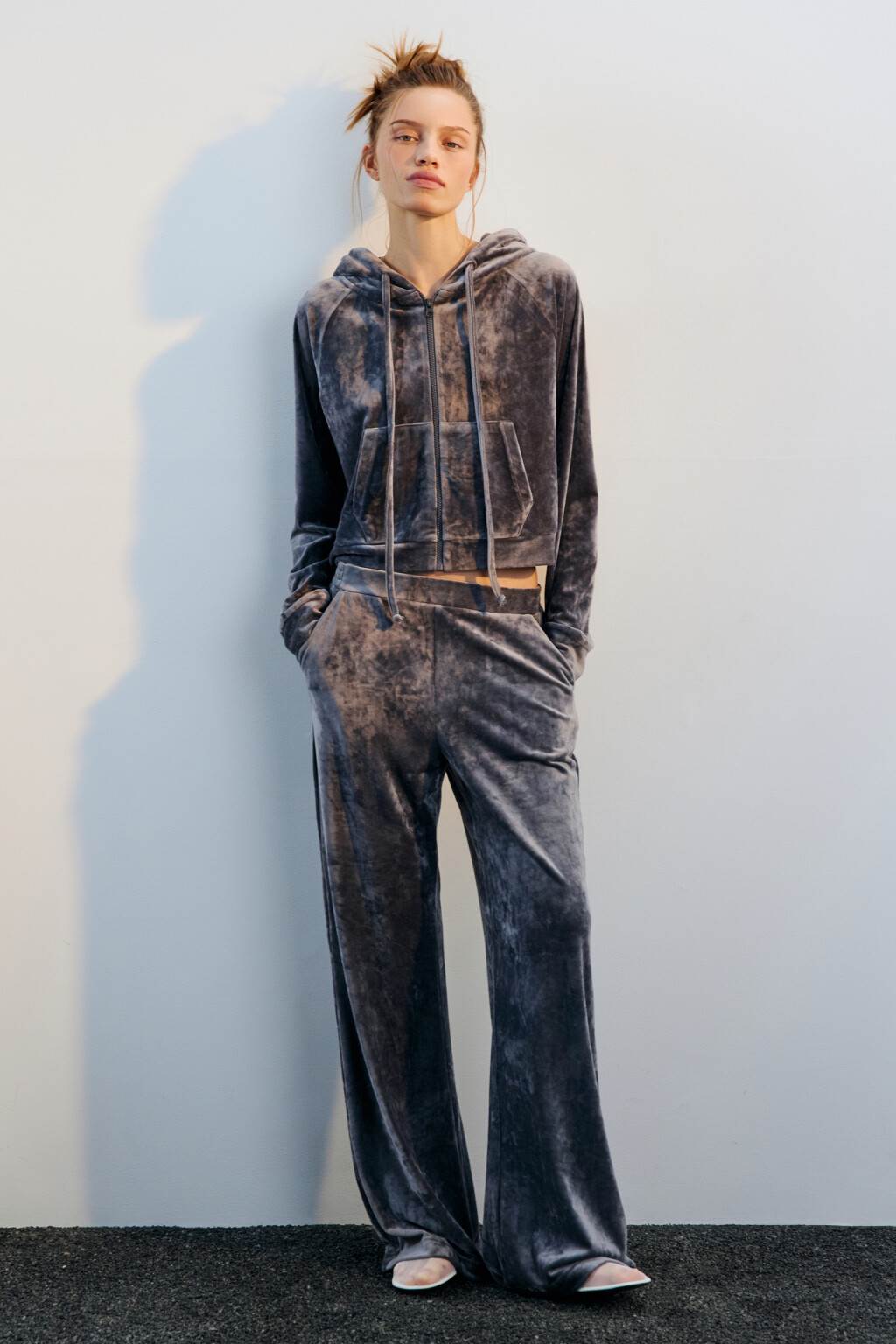 Худи-зипка домашняя из велюра - цвет серый - 4