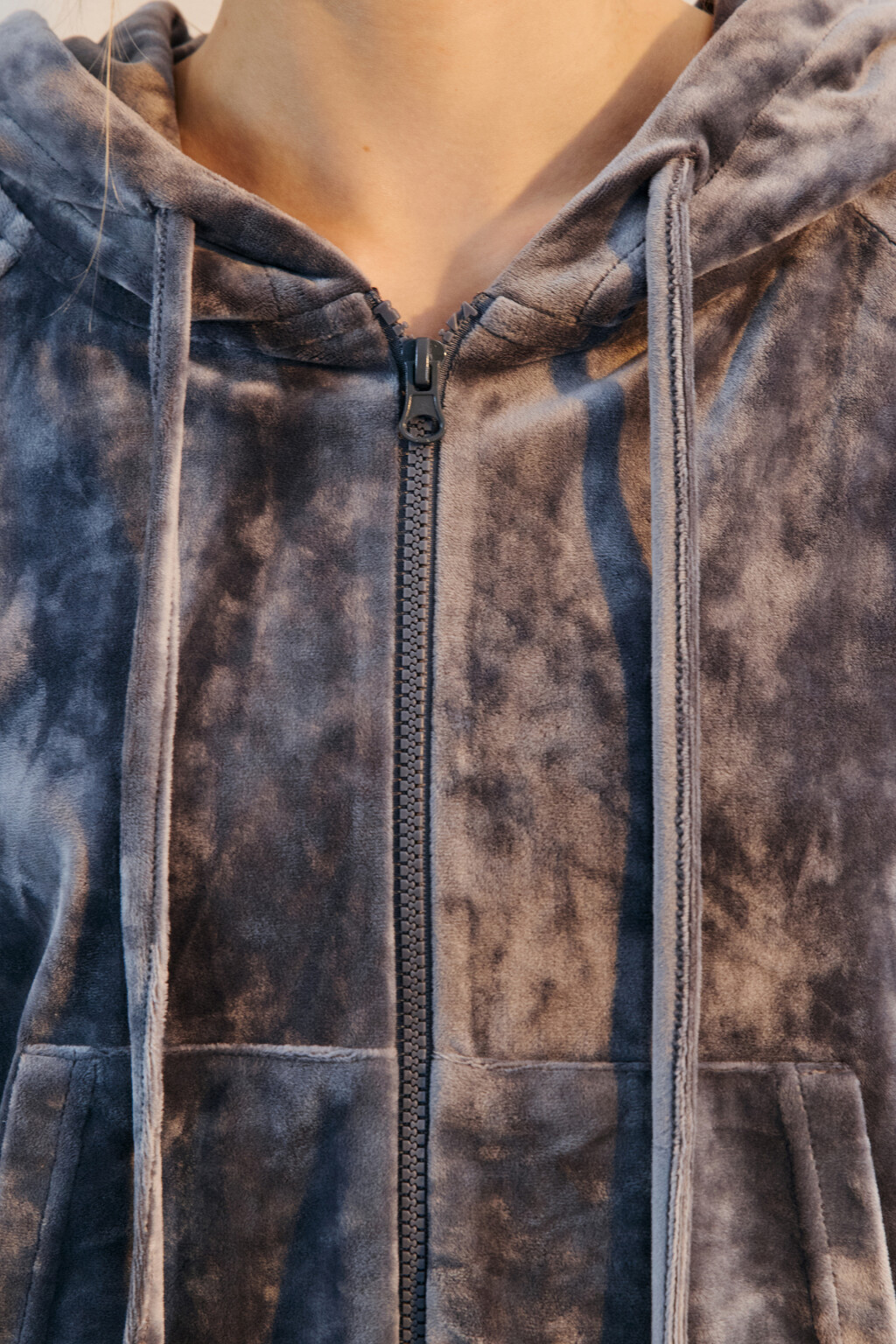 Худи-зипка домашняя из велюра - цвет серый - 5