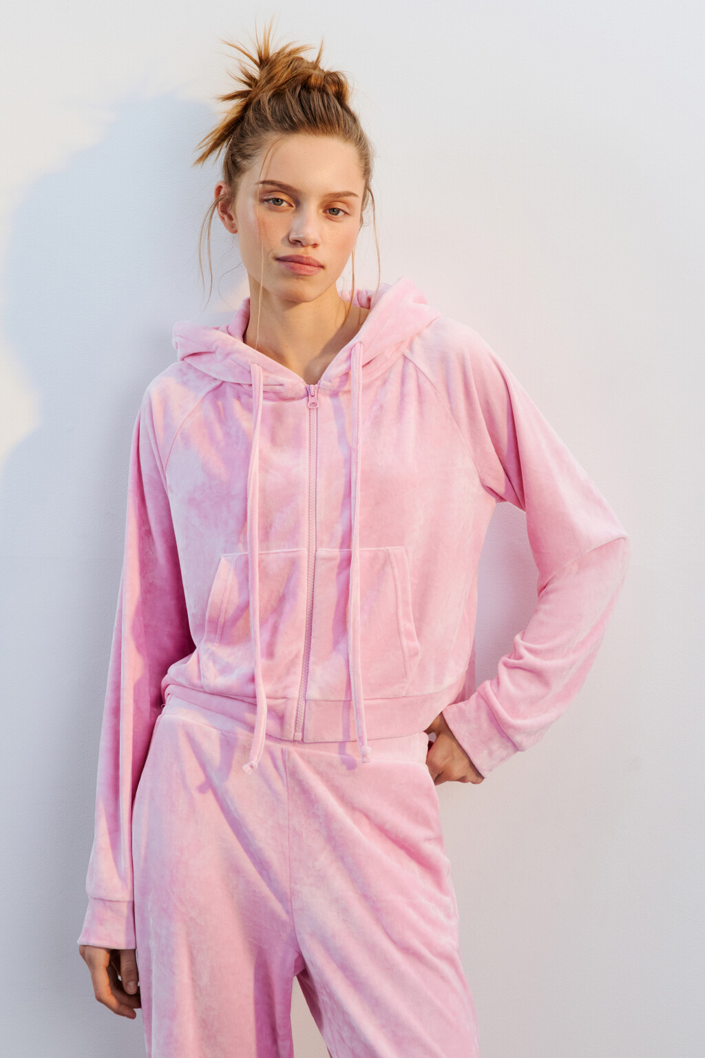 Худи-зипка домашняя из велюра - цвет розовый - 2