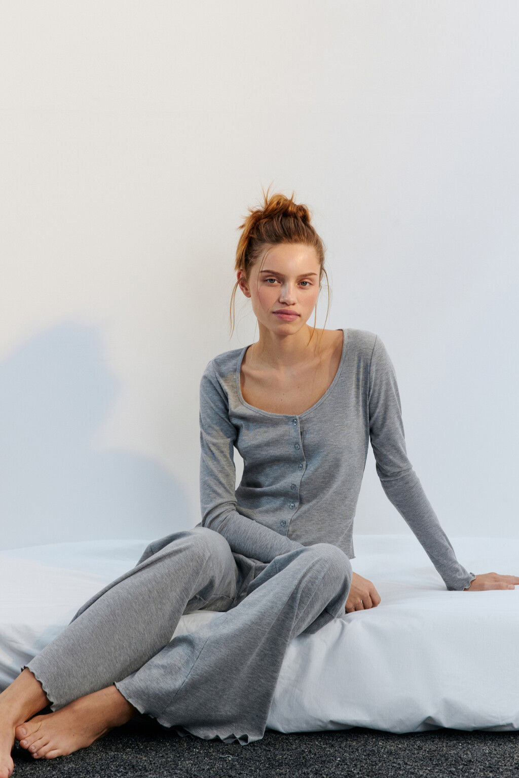 Лонгслив домашний на пуговицах в рубчик - цвет серый - 2