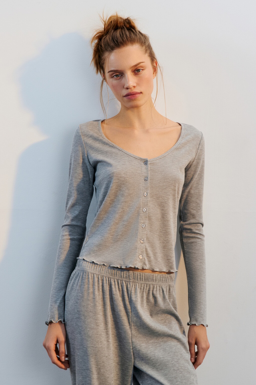 Лонгслив домашний на пуговицах в рубчик - цвет серый - 3