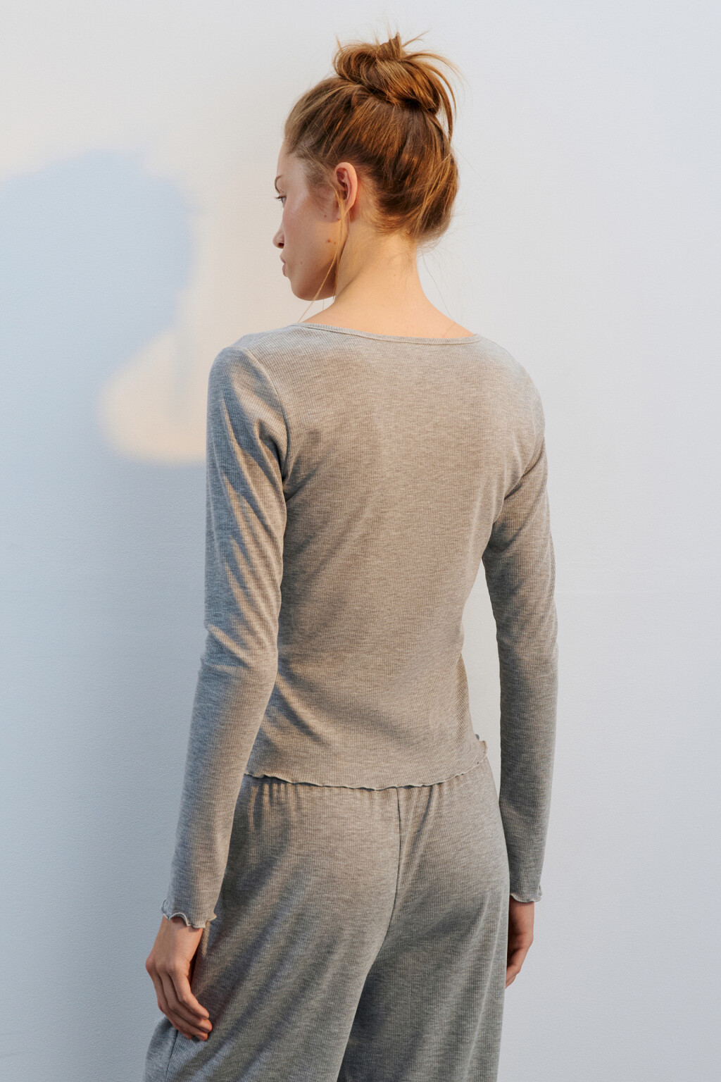 Лонгслив домашний на пуговицах в рубчик - цвет серый - 4