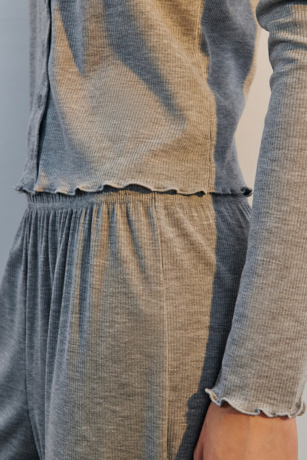 Лонгслив домашний на пуговицах в рубчик - цвет серый - 7