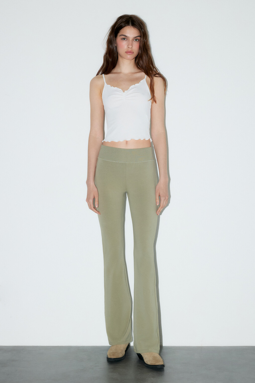 Брюки клеш трикотажные - цвет зеленый - 4