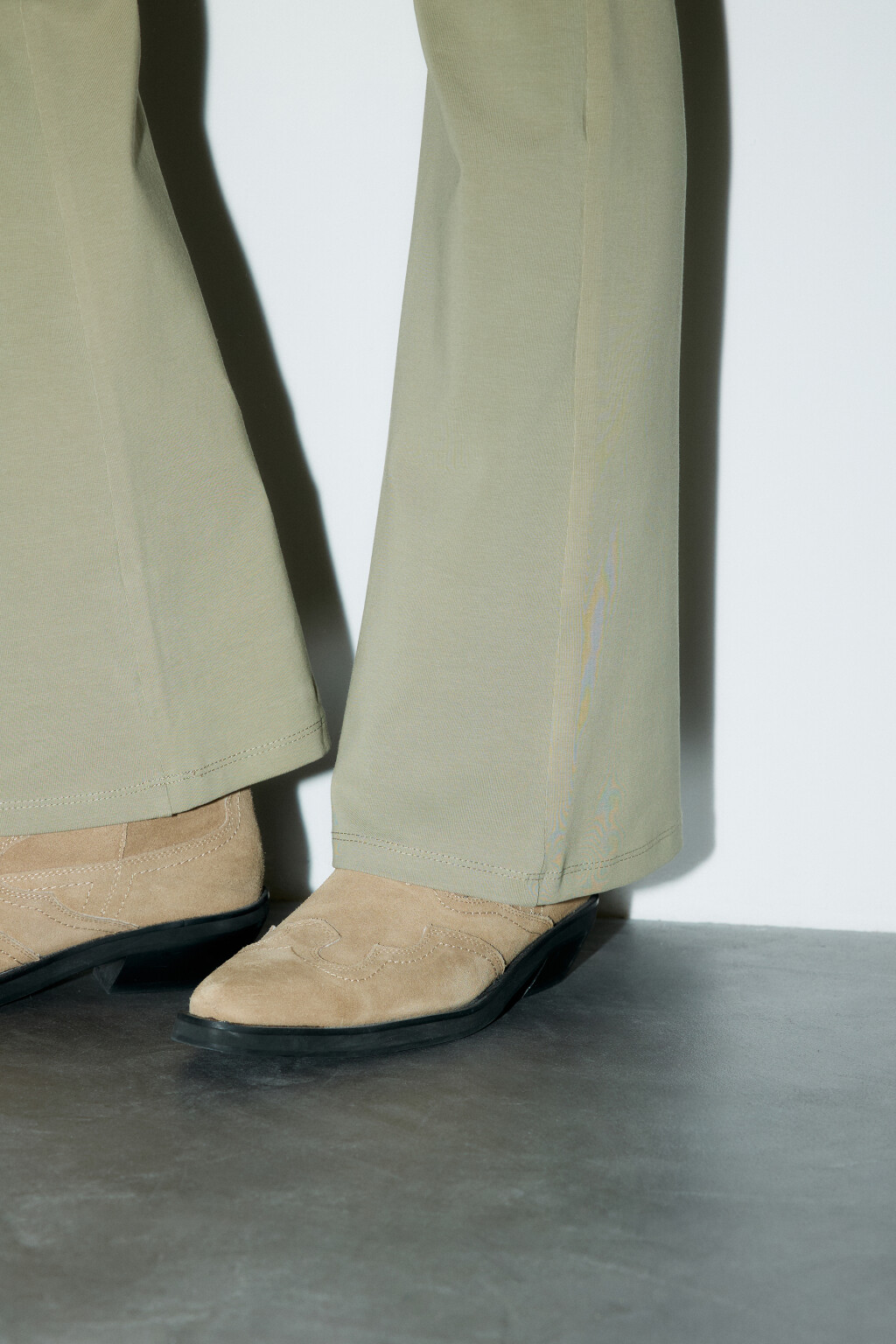 Брюки клеш трикотажные - цвет зеленый - 6