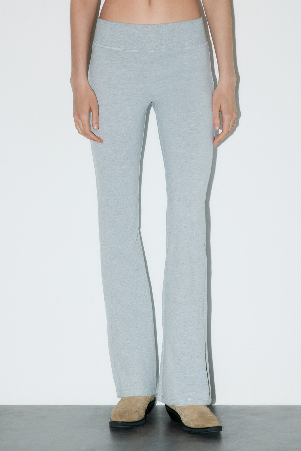 Брюки клеш трикотажные - цвет серый - 2