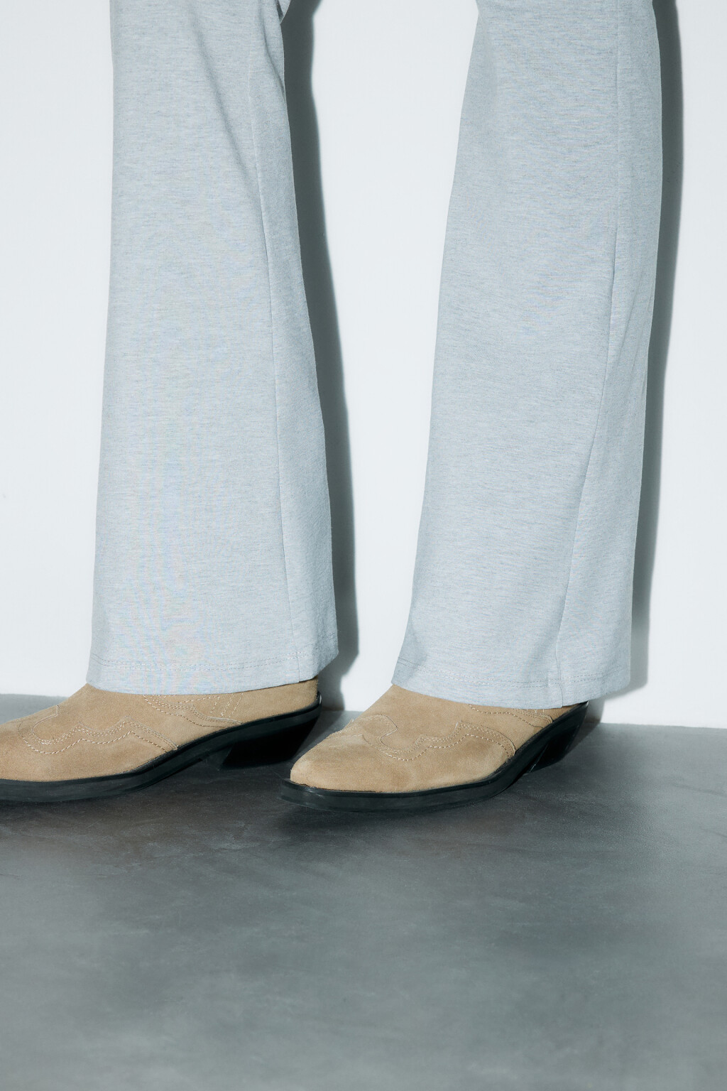 Брюки клеш трикотажные - цвет серый - 6