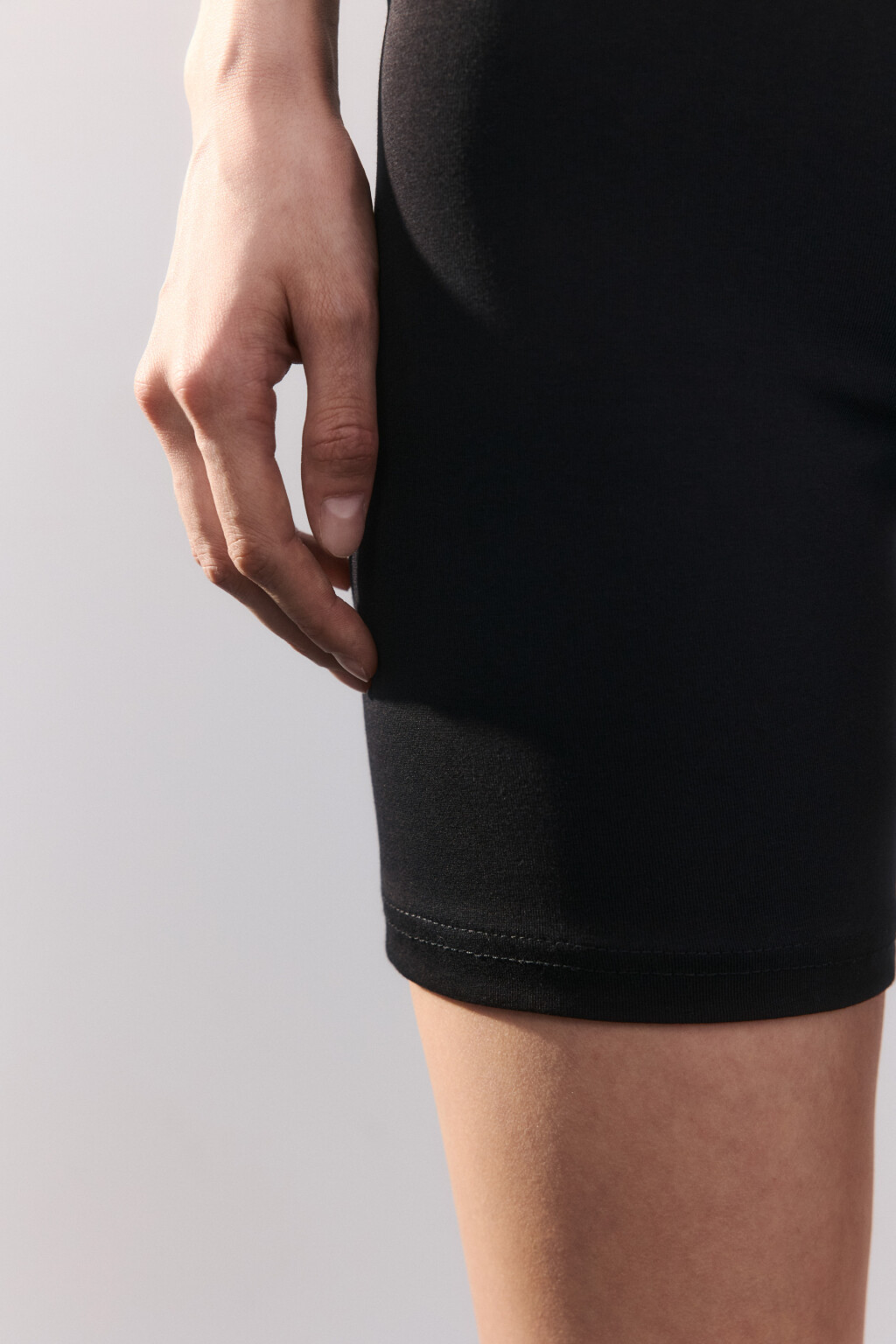 Шорты-велосипедки хлопковые гладкие - цвет черный - 6