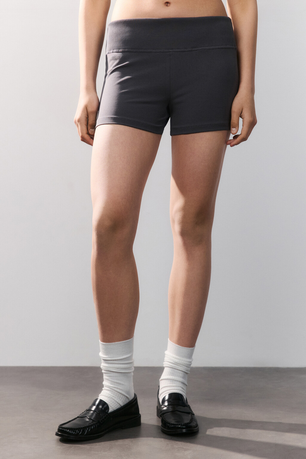 Шорты-велосипедки с широким поясом - цвет серый - 2