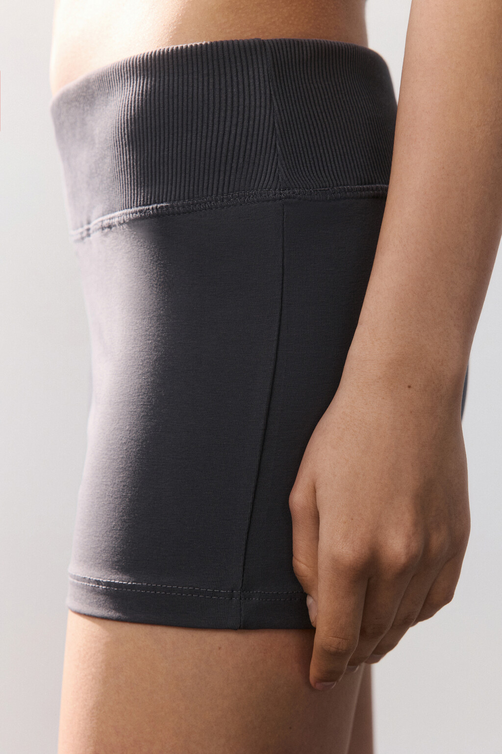 Шорты-велосипедки с широким поясом - цвет серый - 6