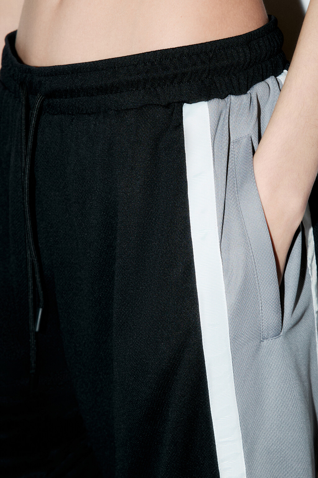 Шорты трикотажные в спортивном стиле - цвет черный - 7